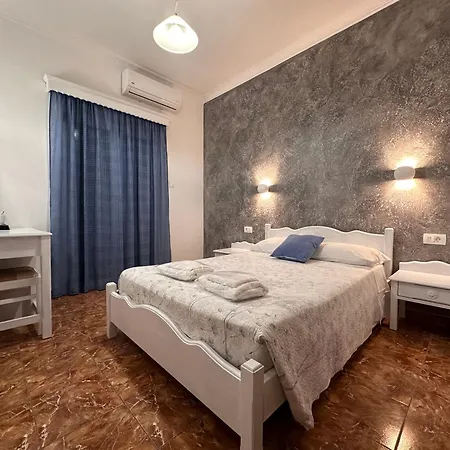 Pensión Ilios Fira (Santorini)