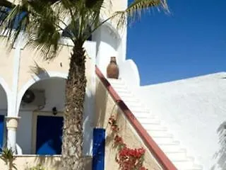 Ilios בית הארחה 2*