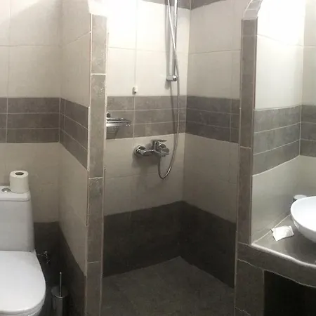 Casa de hóspedes Ilios 2*